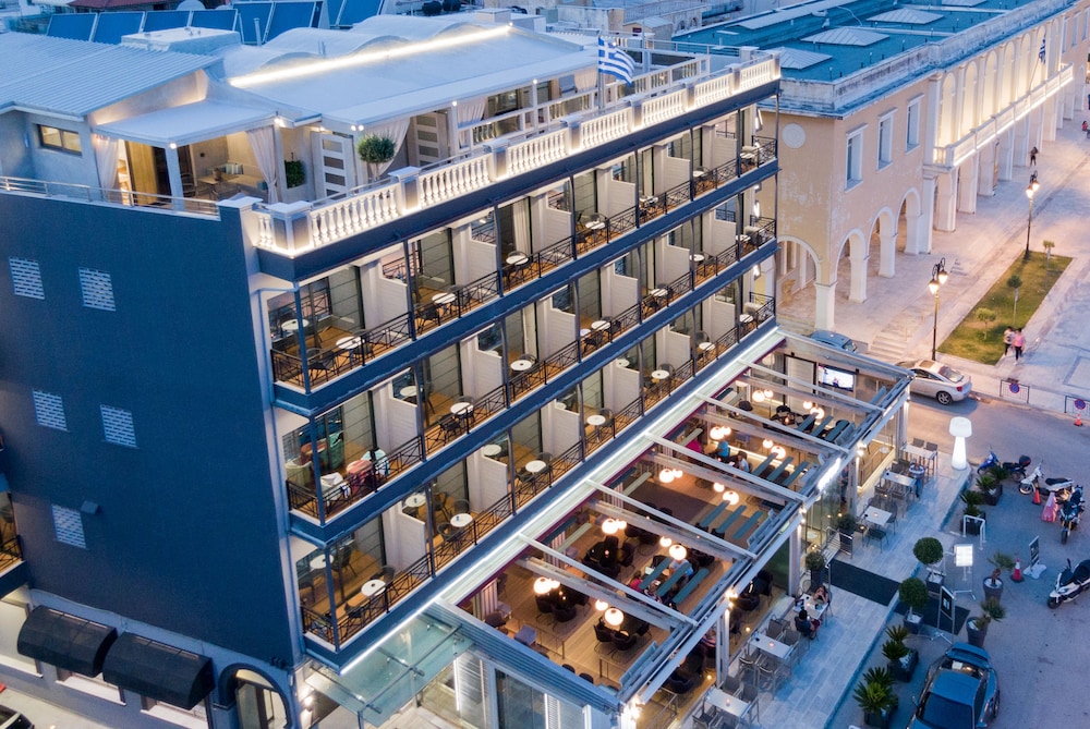 Phoenix Hotel — Hotel building in Zante Town, Ionian Islands