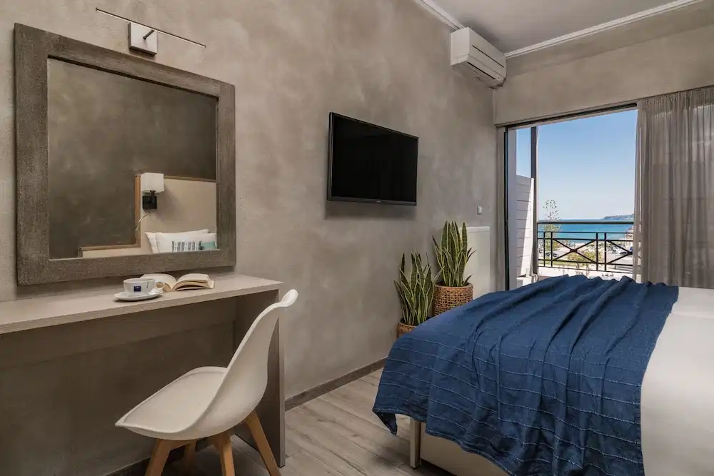 Phoenix Hotel — Hotel rooms in Zante Town, Ionian Islands
