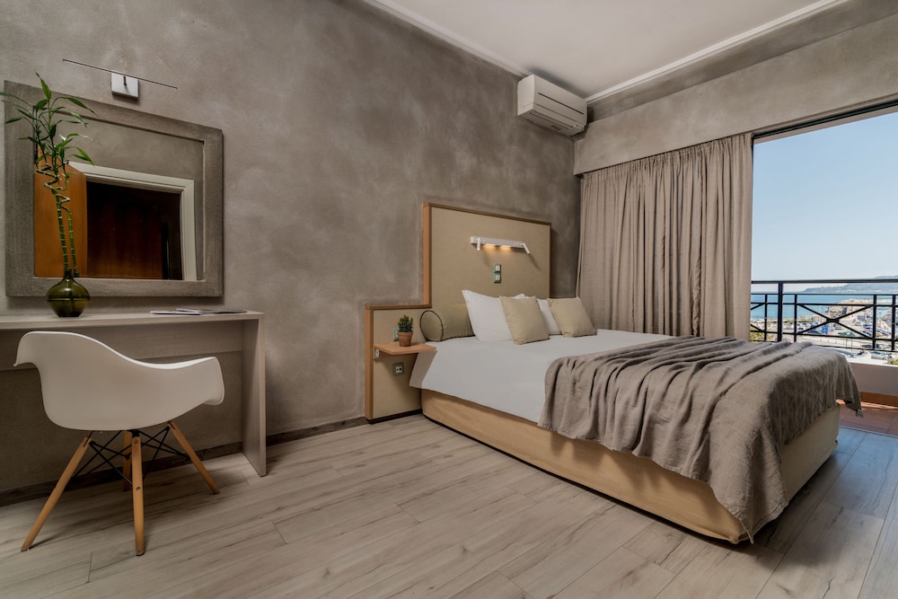 Phoenix Hotel — Hotel rooms in Zante Town, Ionian Islands