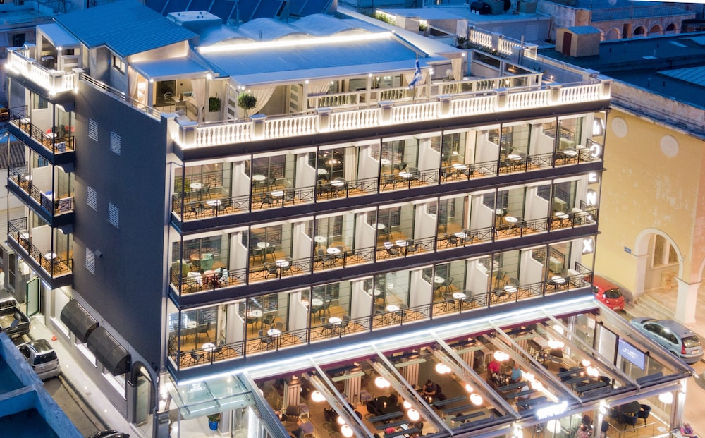 Phoenix Hotel — Hotel building in Zante Town, Ionian Islands