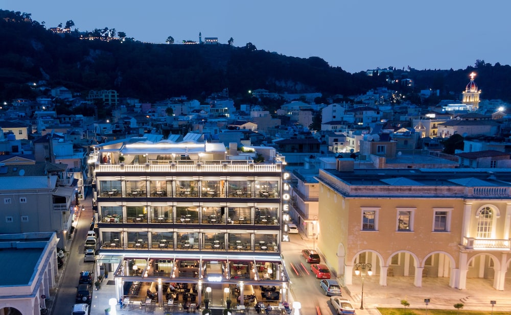 Phoenix Hotel — Hotel building in Zante Town, Ionian Islands