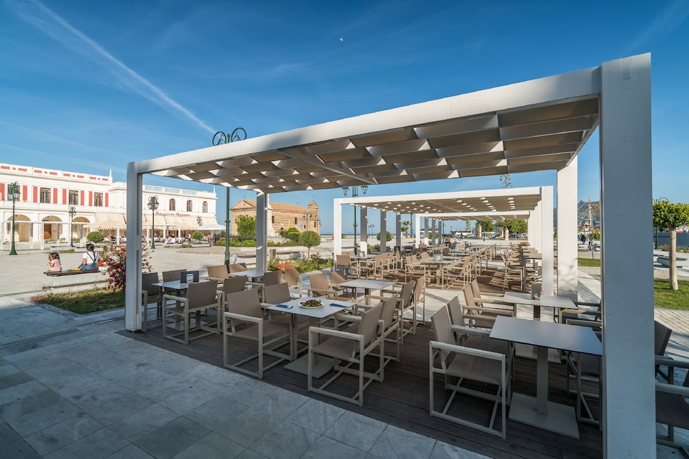 Phoenix Hotel — Restaurant & bars in Zante Town, Ionian Islands