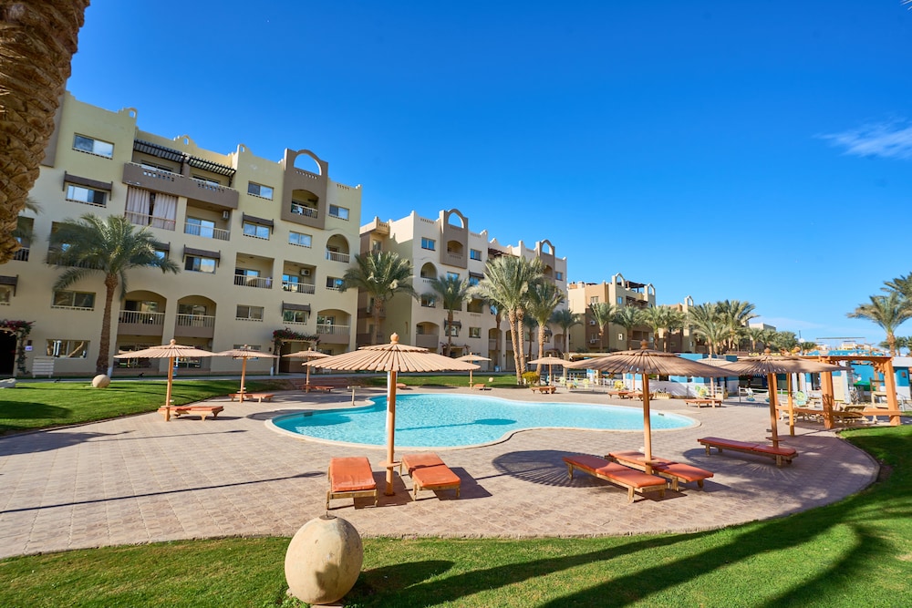 El Karma Aqua Beach Resort — Swimming pool in Hurghada, Red Sea