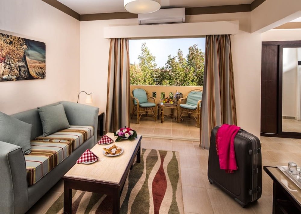 El Karma Aqua Beach Resort — Hotel rooms in Hurghada, Red Sea