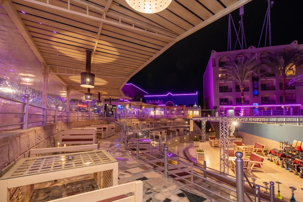 El Karma Aqua Beach Resort — Restaurant & bars in Hurghada, Red Sea