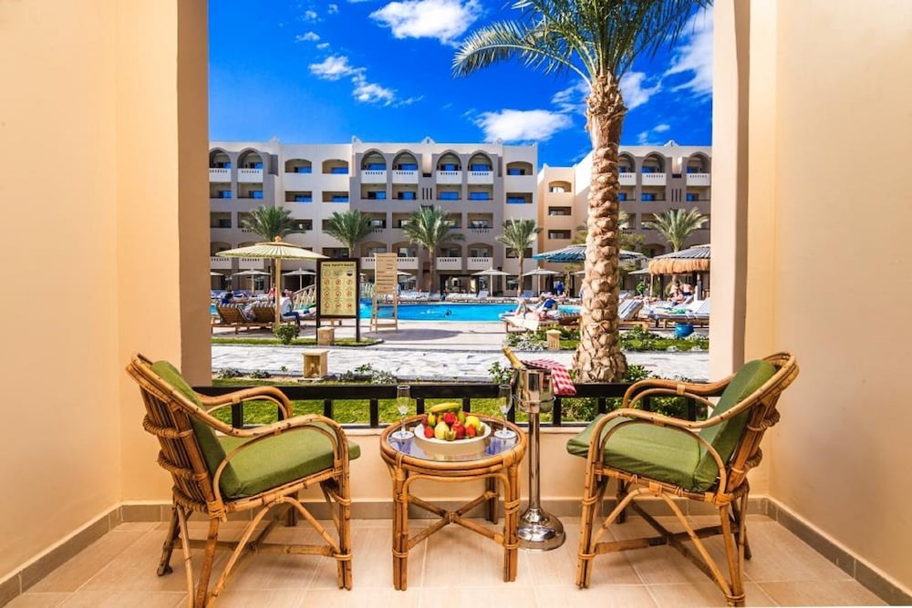 El Karma Aqua Beach Resort — Swimming pool in Hurghada, Red Sea
