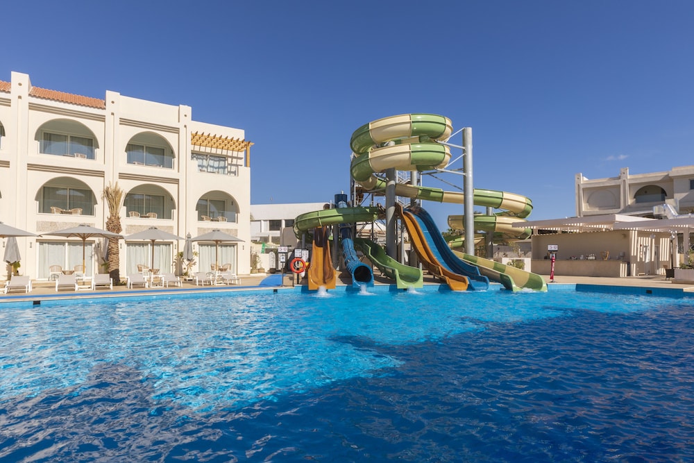 SUNRISE Montemare Resort Grand Select — Pool in Sharm El Sheikh, Red Sea