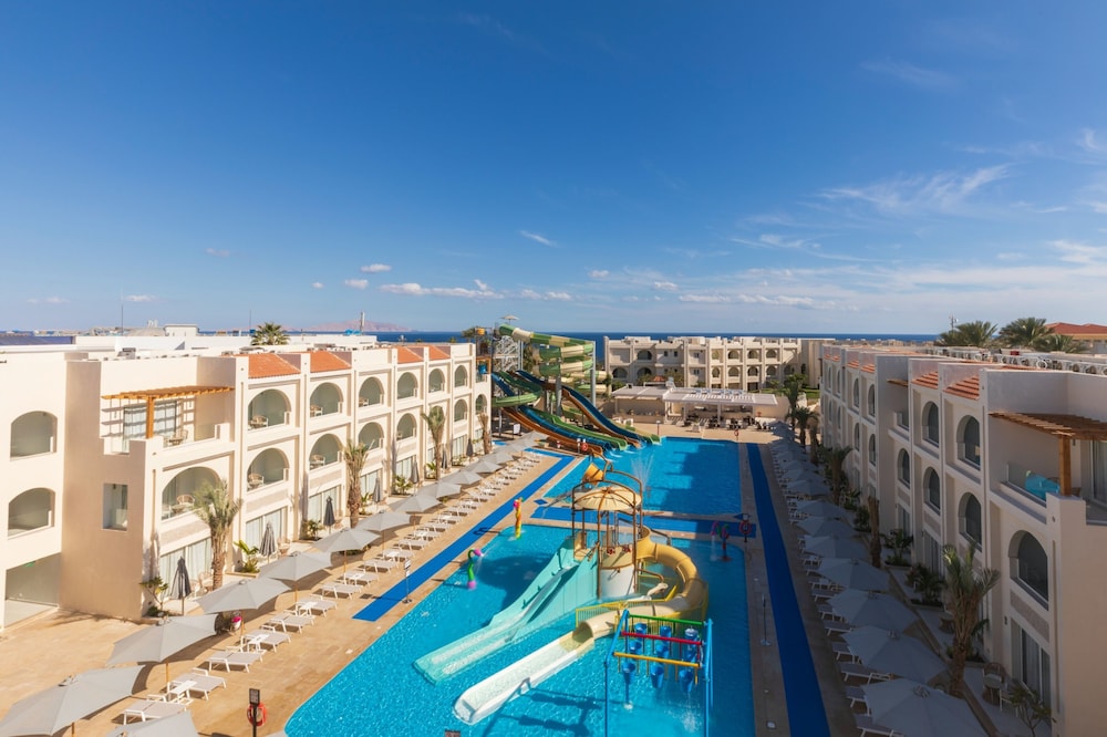 SUNRISE Montemare Resort Grand Select — Pool in Sharm El Sheikh, Red Sea