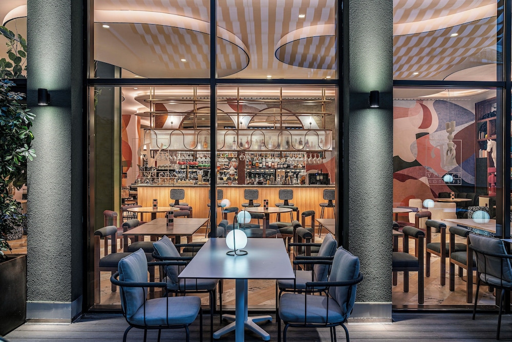 Hotel Vincci Gala — Restaurant & bars in Barcelona, Catalonia
