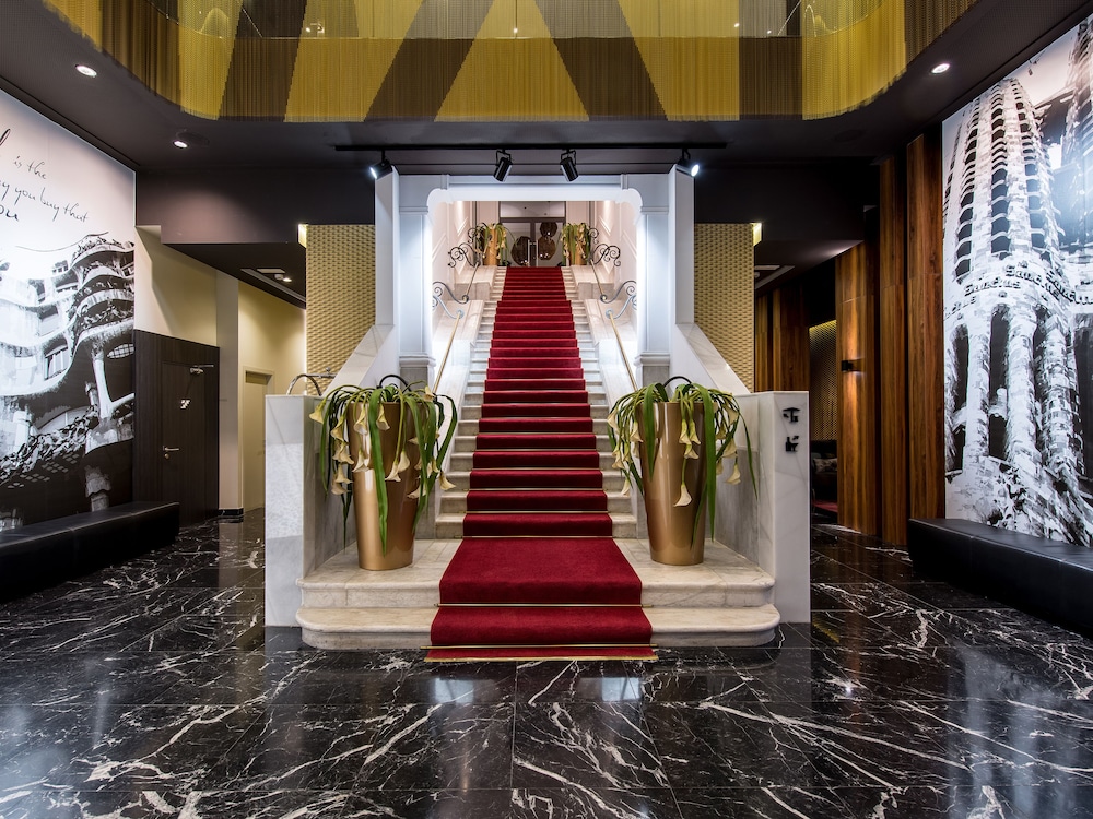 Hotel Vincci Gala — Hotel building in Barcelona, Catalonia