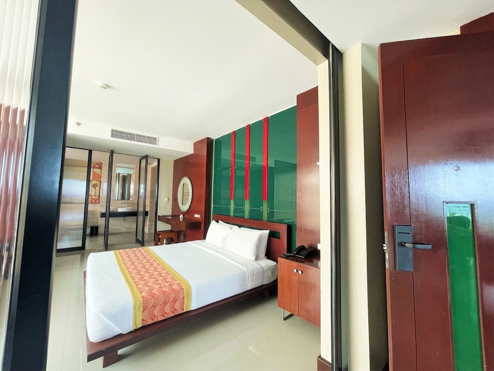 Long Beach Garden Hotel and Pavilions — Hotel rooms in Pattaya, Chonburi