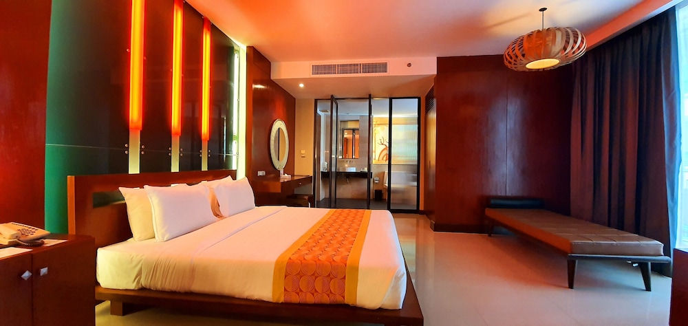 Long Beach Garden Hotel and Pavilions — Hotel rooms in Pattaya, Chonburi