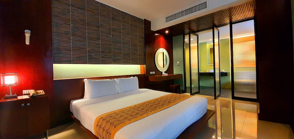 Long Beach Garden Hotel and Pavilions — Hotel rooms in Pattaya, Chonburi