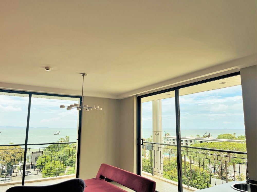 Long Beach Garden Hotel and Pavilions — Hotel rooms in Pattaya, Chonburi