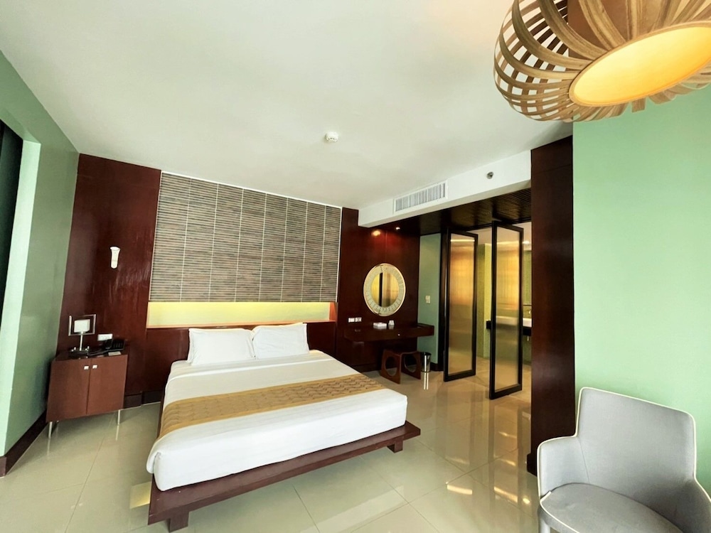 Long Beach Garden Hotel and Pavilions — Hotel rooms in Pattaya, Chonburi