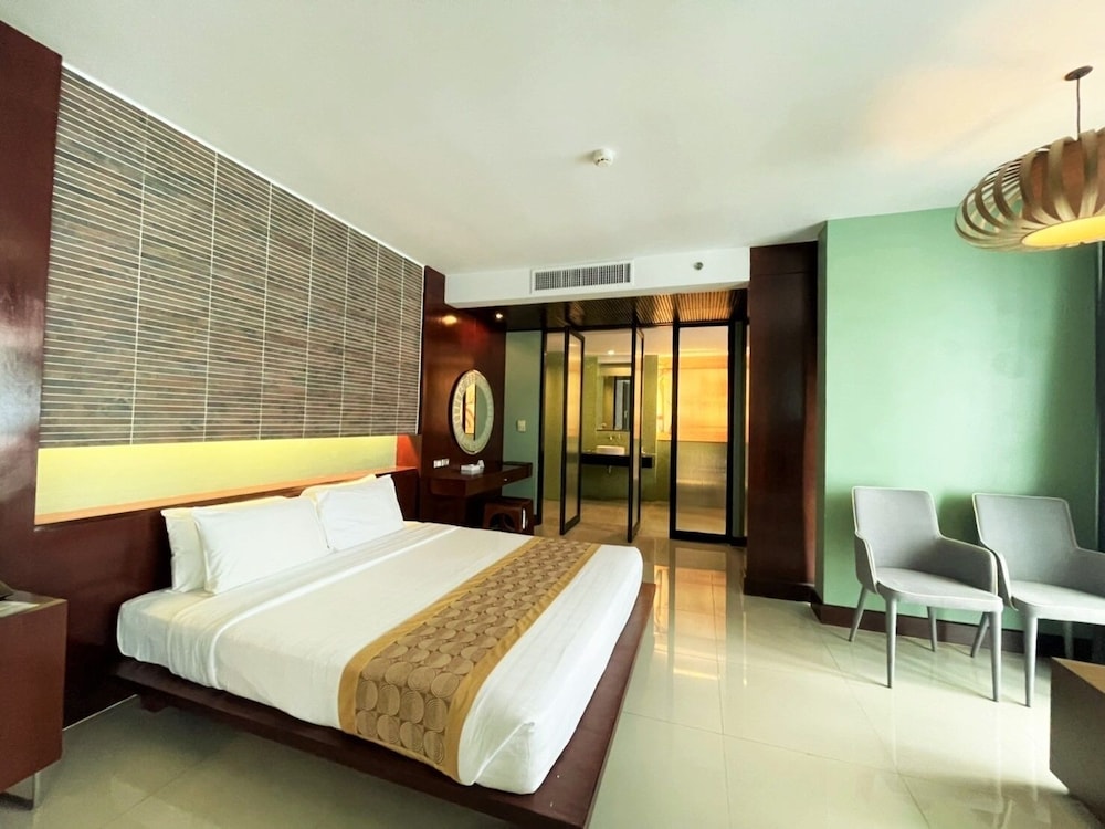 Long Beach Garden Hotel and Pavilions — Hotel rooms in Pattaya, Chonburi