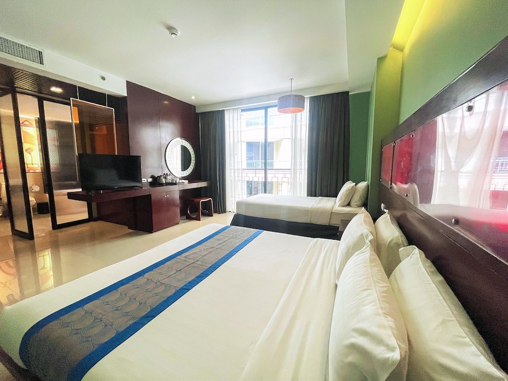 Long Beach Garden Hotel and Pavilions — Hotel rooms in Pattaya, Chonburi