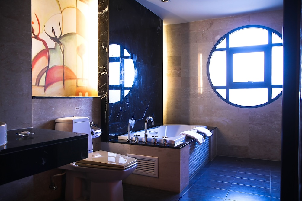 Long Beach Garden Hotel and Pavilions — Hotel rooms in Pattaya, Chonburi