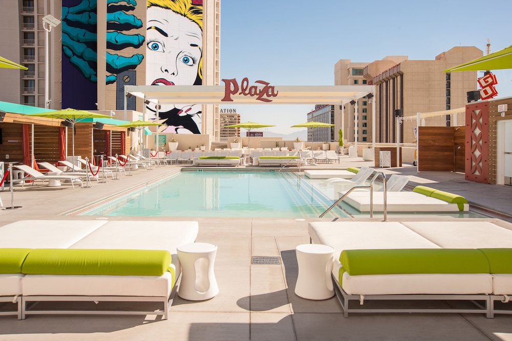 Plaza Hotel & Casino