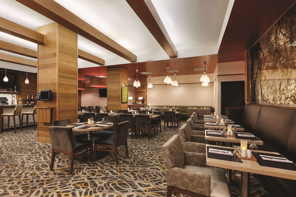 Hilton Garden Inn New York/Manhattan-Midtown East — Restaurant & bars in New York City, New York State