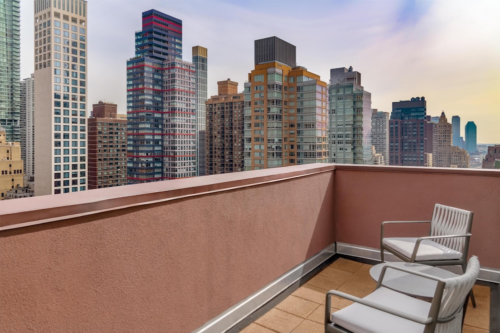 Hilton Garden Inn New York/Manhattan-Midtown East — Hotel building in New York City, New York State