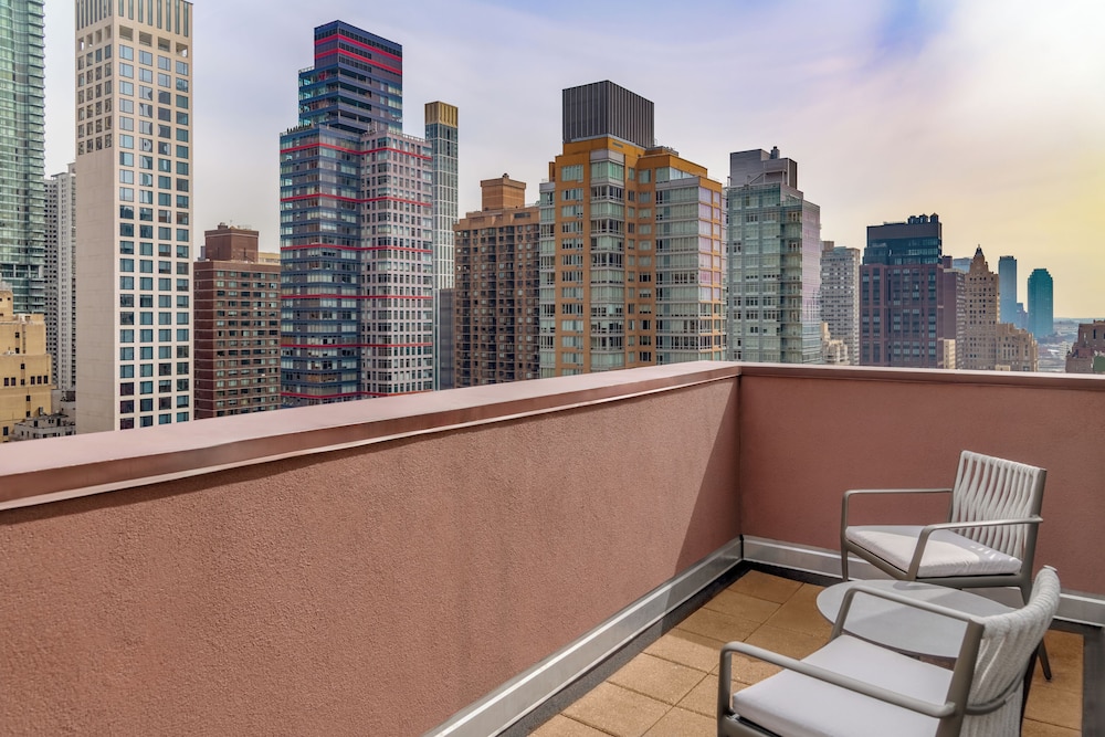 Hilton Garden Inn New York/Manhattan-Midtown East — Hotel building in New York City, New York State