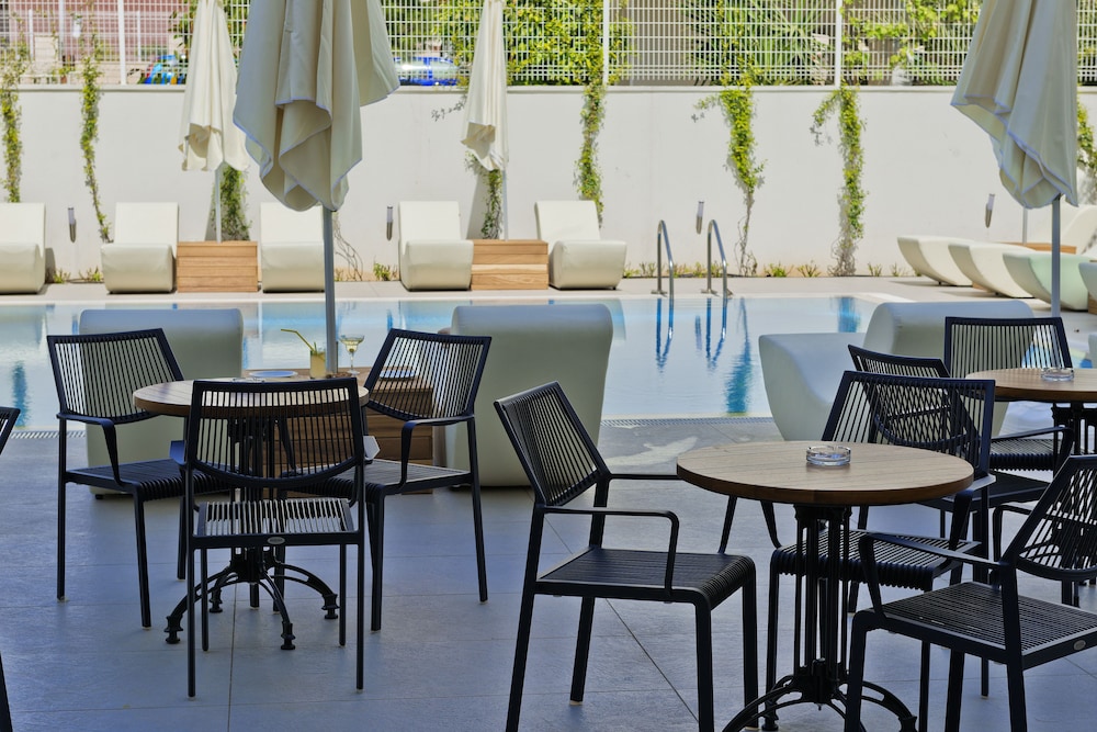 Prime Hotel — Swimming pool in Antalya