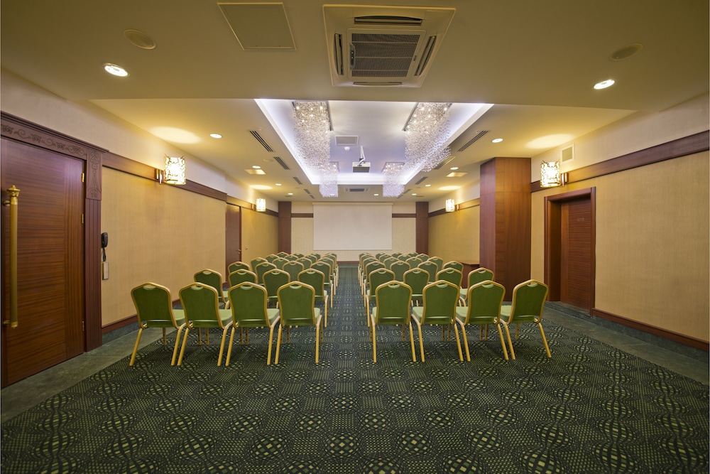 Prime Hotel — Hotel building in Antalya