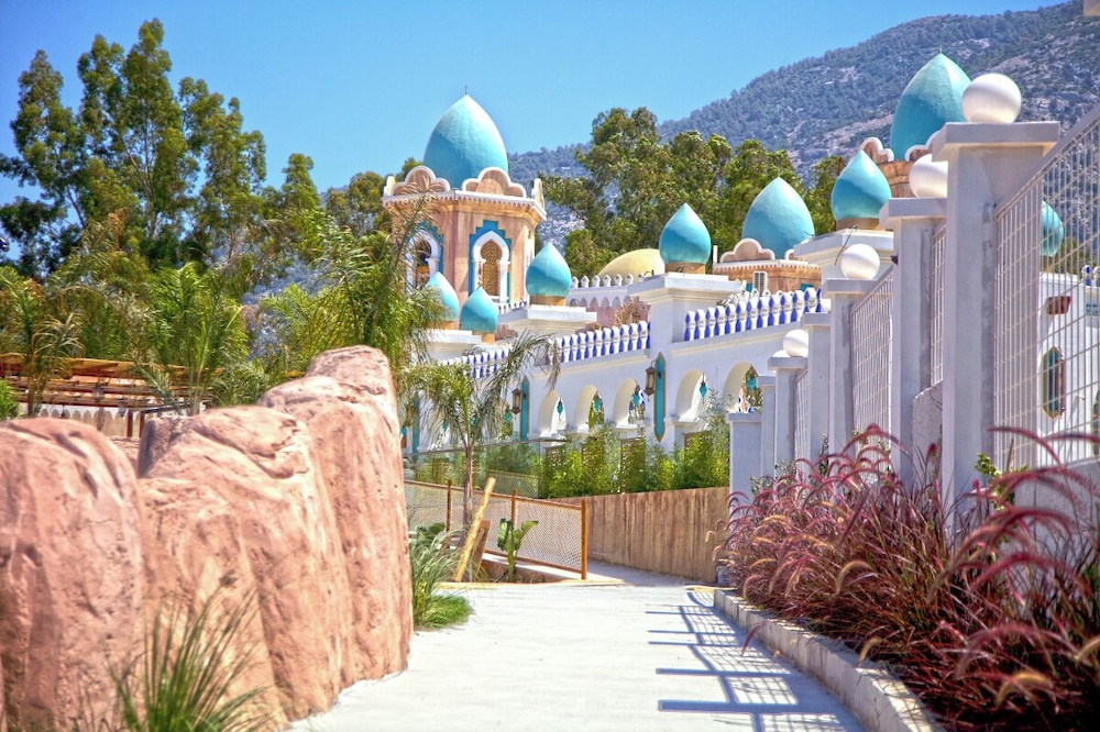 Orka World Hotel & Aquapark — Hotel building in Fethiye, Mugla