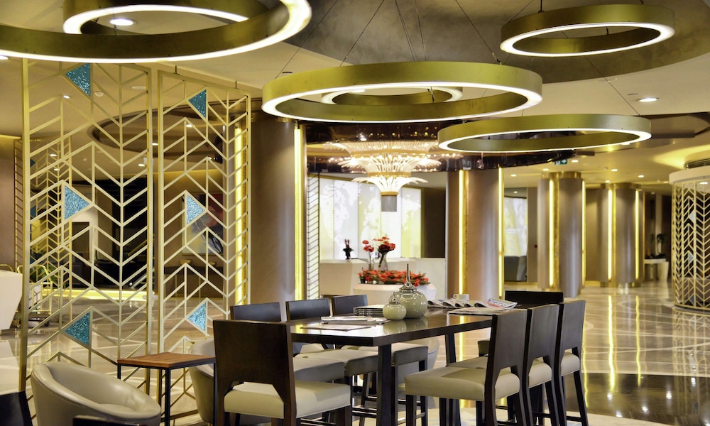 Hilton Istanbul Kozyatagi — Restaurant & bars in Istanbul, Istanbul