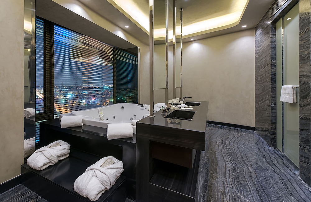 Hilton Istanbul Kozyatagi — Hotel rooms in Istanbul, Istanbul