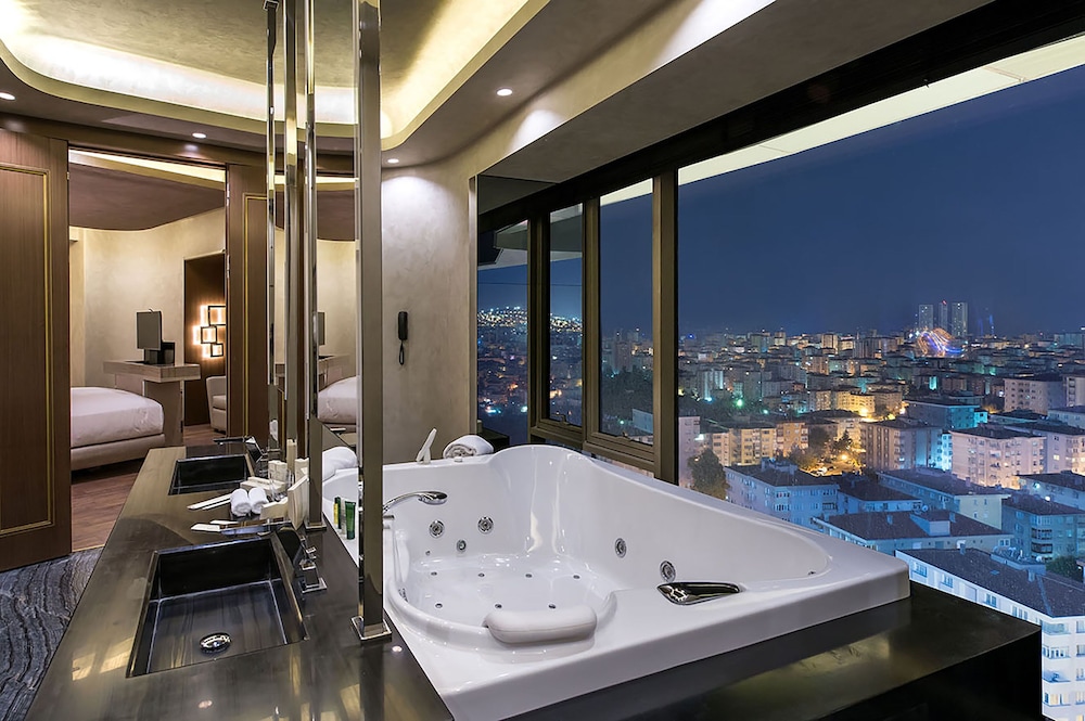 Hilton Istanbul Kozyatagi — Hotel rooms in Istanbul, Istanbul