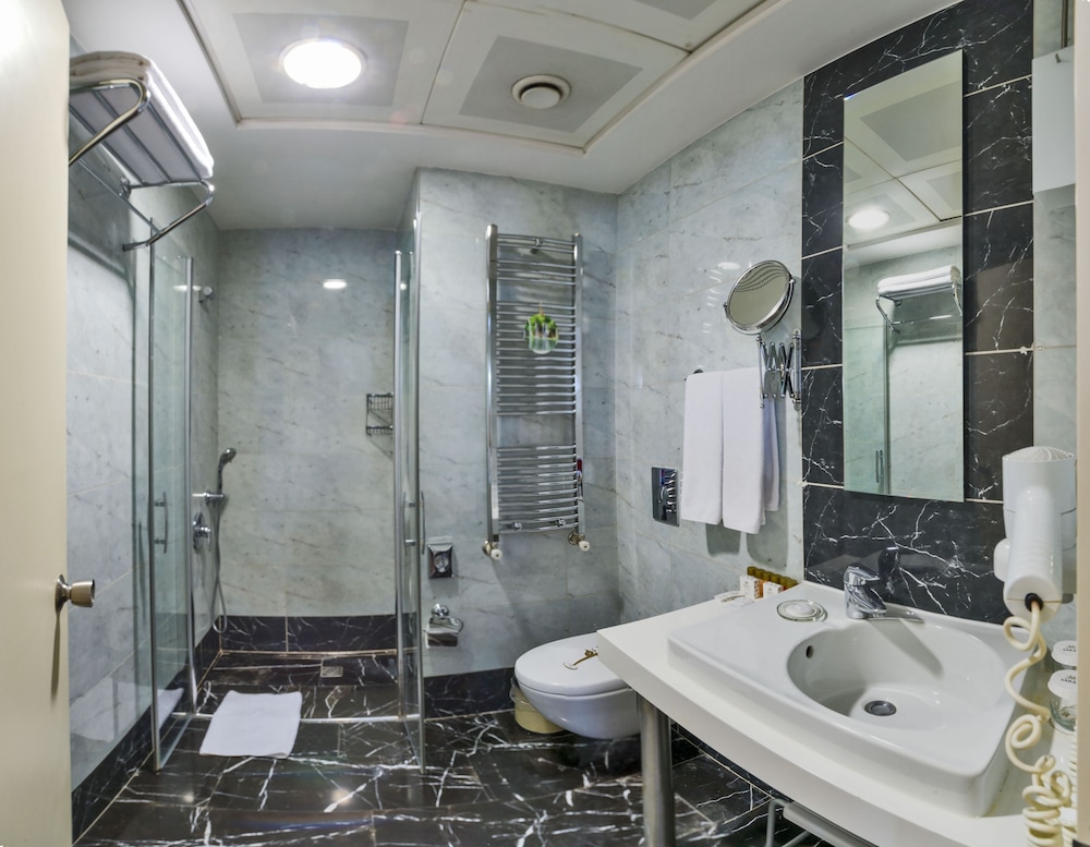 The Hotel Beyaz Saray - Grand Bazaar — Hotel rooms in Istanbul, Istanbul