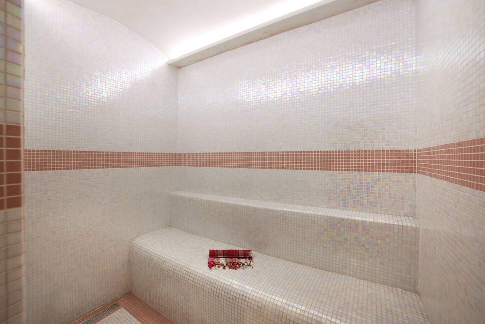 Skalion Hotel — Hotel rooms in Istanbul, Istanbul
