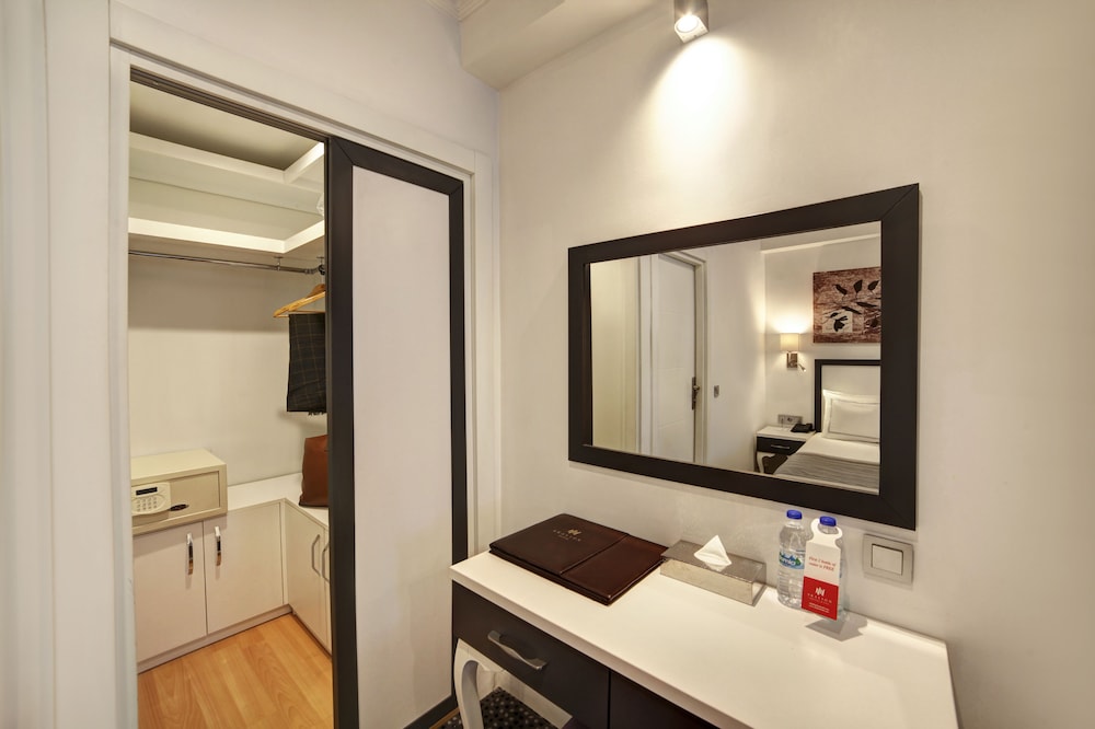 Skalion Hotel — Hotel rooms in Istanbul, Istanbul
