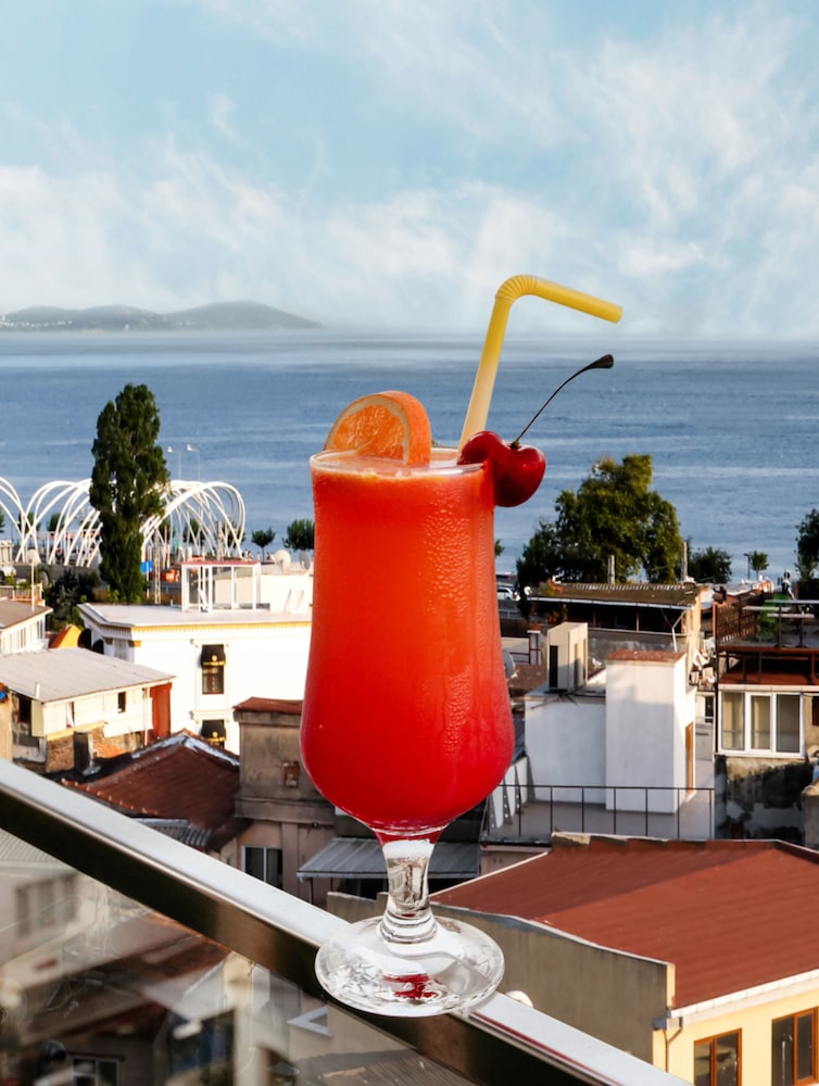 Skalion Hotel — Restaurant & bars in Istanbul, Istanbul