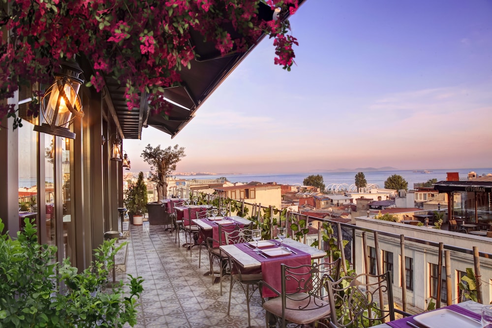 Skalion Hotel — Main photo in Istanbul, Istanbul
