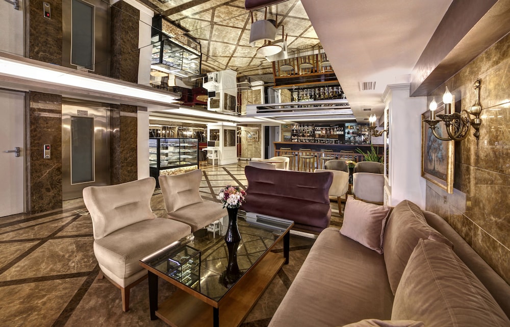 Skalion Hotel — Restaurant & bars in Istanbul, Istanbul
