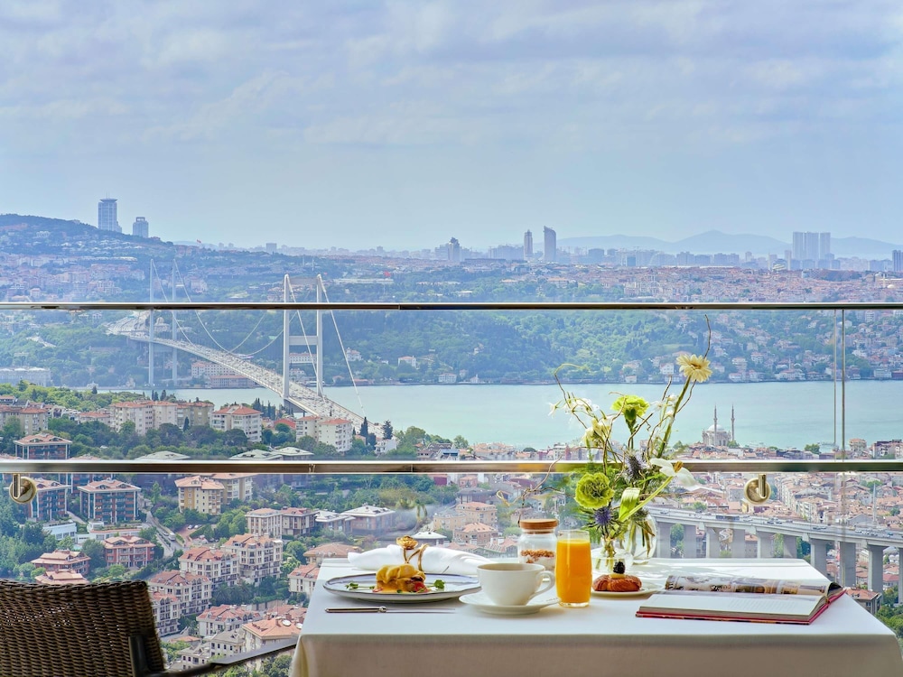 Raffles Istanbul — Restaurant & bars in Istanbul, Istanbul