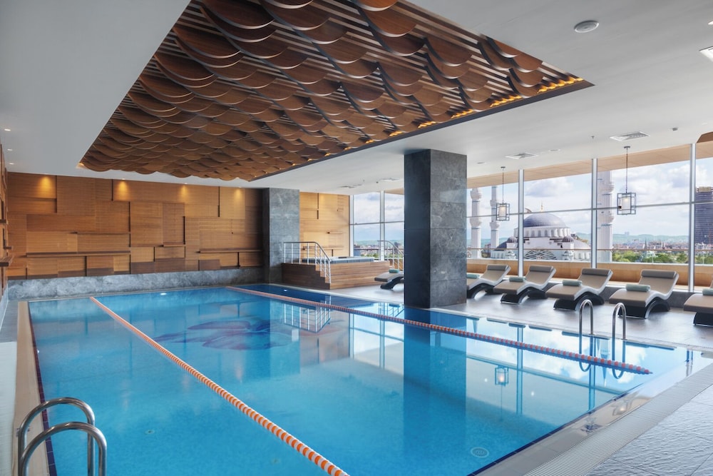 Wyndham Grand Levent Istanbul Hotel & Conference Center — Swimming pool in Istanbul, Istanbul