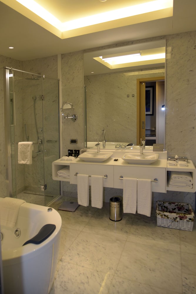 Wyndham Grand Levent Istanbul Hotel & Conference Center — Hotel rooms in Istanbul, Istanbul