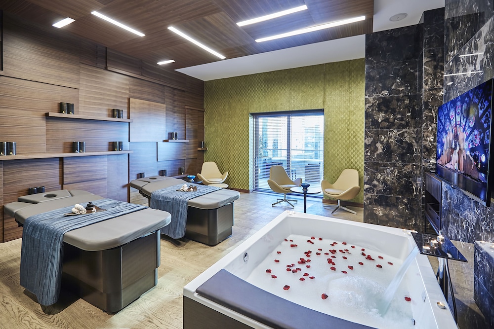 Wyndham Grand Levent Istanbul Hotel & Conference Center — Spa in Istanbul, Istanbul