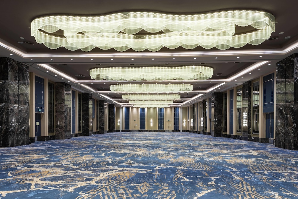 Wyndham Grand Levent Istanbul Hotel & Conference Center — Hotel building in Istanbul, Istanbul