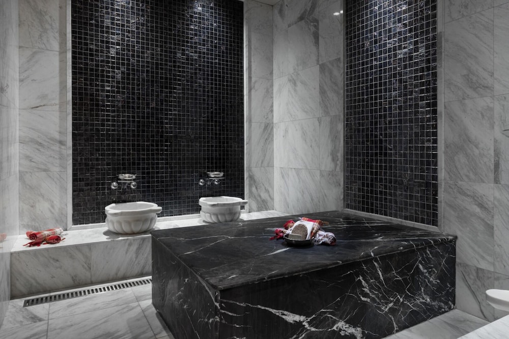 Wyndham Grand Levent Istanbul Hotel & Conference Center — Spa in Istanbul, Istanbul
