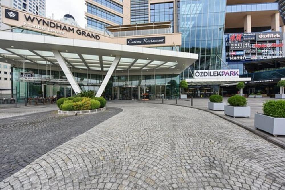 Wyndham Grand Levent Istanbul Hotel & Conference Center — Hotel building in Istanbul, Istanbul