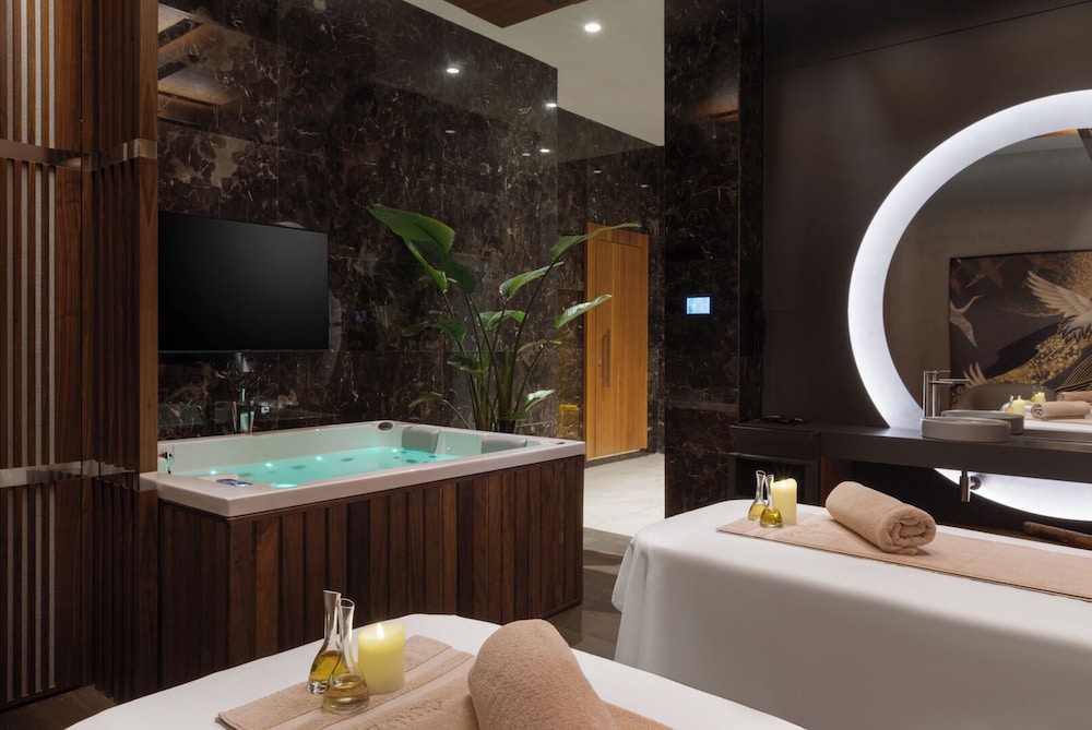 Wyndham Grand Levent Istanbul Hotel & Conference Center — Spa in Istanbul, Istanbul