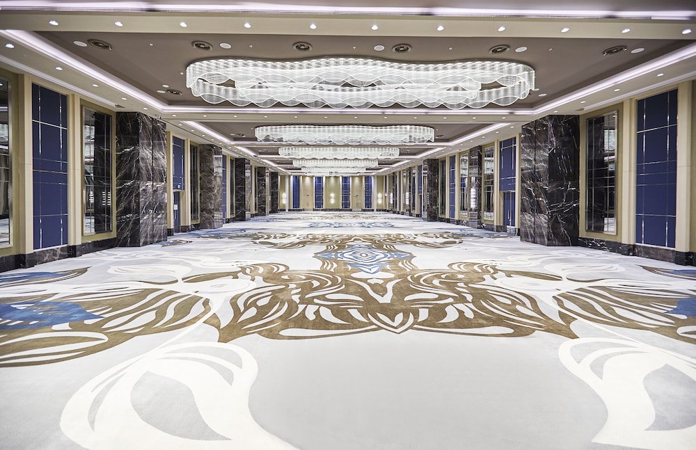 Wyndham Grand Levent Istanbul Hotel & Conference Center — Hotel building in Istanbul, Istanbul