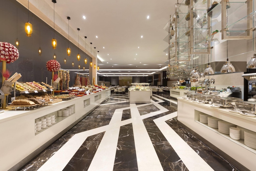 Wyndham Grand Levent Istanbul Hotel & Conference Center — Restaurant & bars in Istanbul, Istanbul