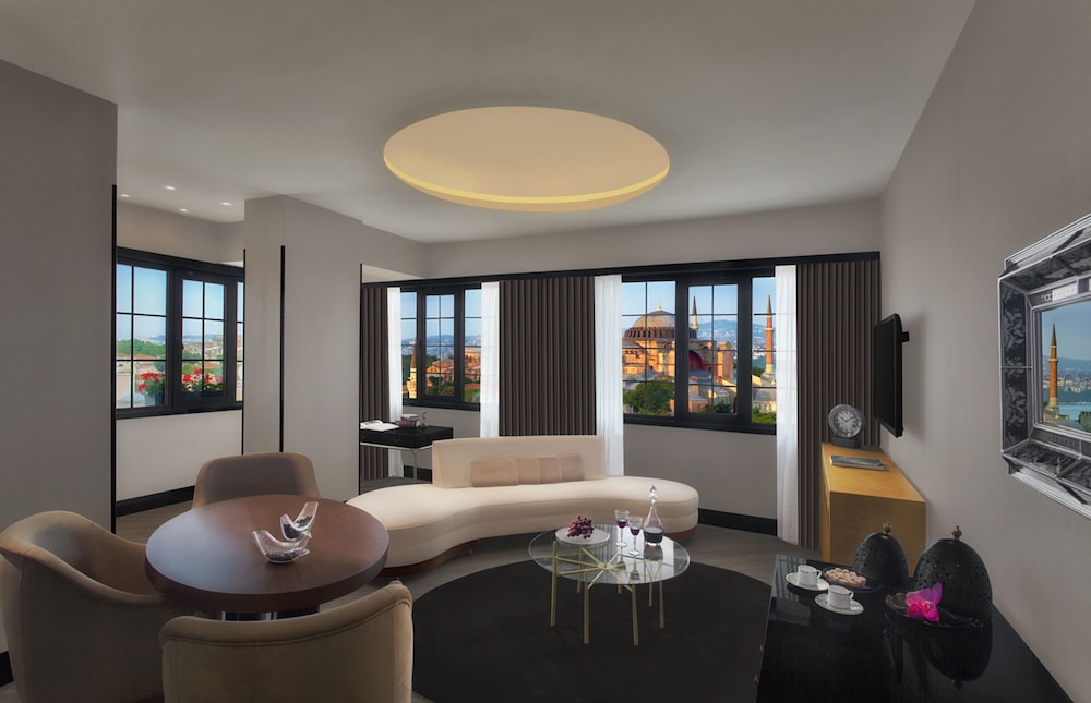 Sura Hagia Sophia Hotel — Hotel rooms in Istanbul, Istanbul