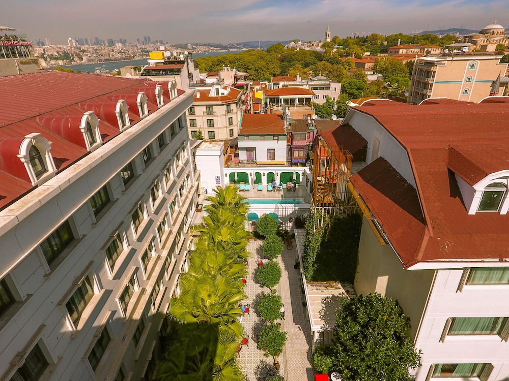 Sura Hagia Sophia Hotel — Hotel building in Istanbul, Istanbul